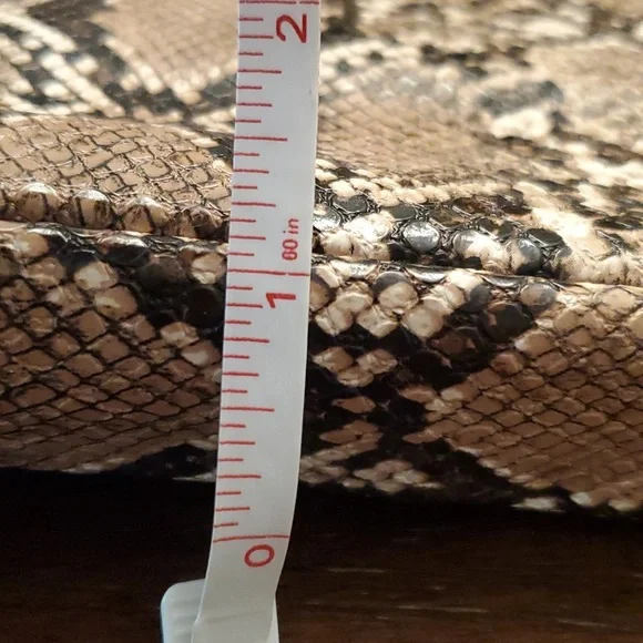 STEVE MADDEN faux reptile skin bag. - Picture 4 of 7